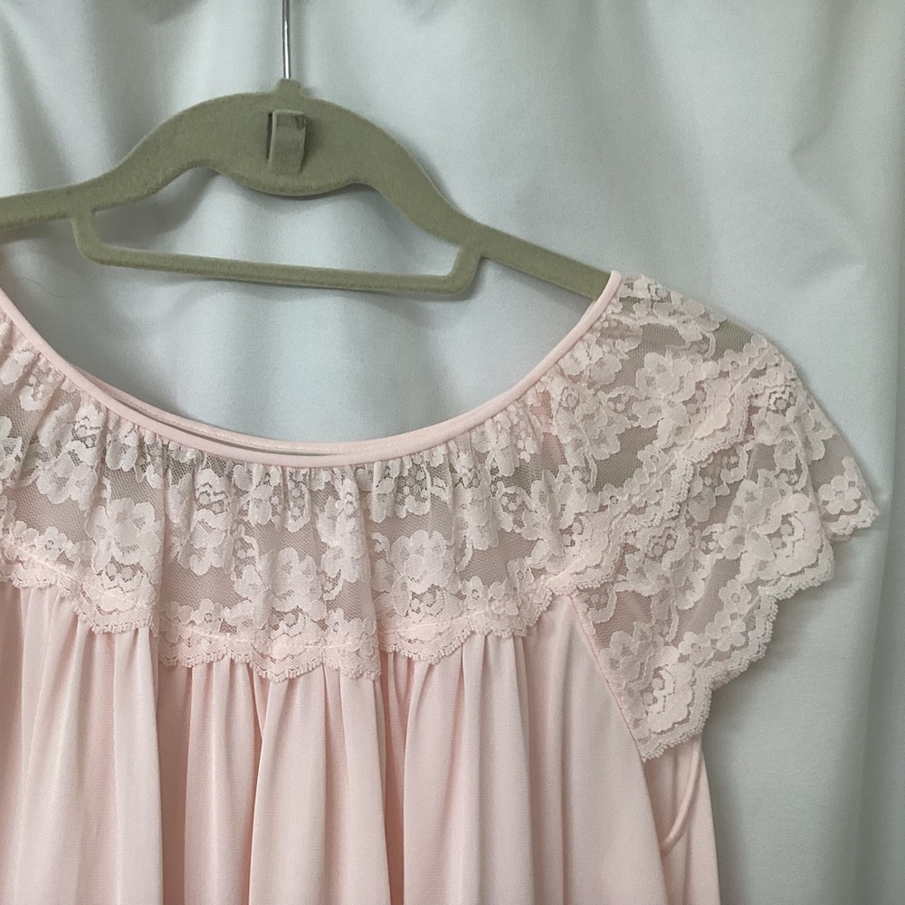 Gilldan Soft Pink Lace Set VTG